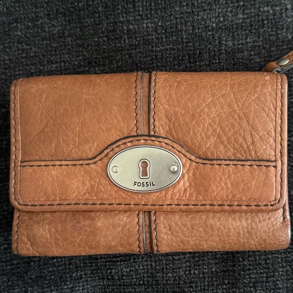 Fossil Brown Leather Wallet with Silver Accent - Picture 1 of 9